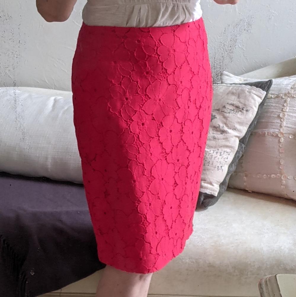 Banana Republic red floral lace skirt - 6